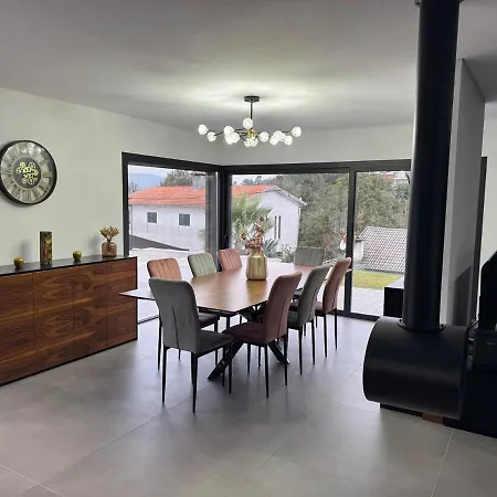 Semesterbostad De Avec Piscine